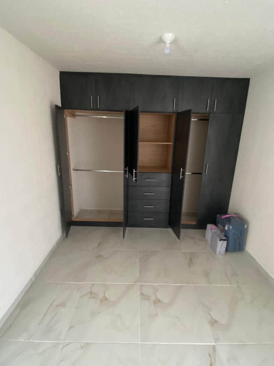 Closet Basico "Xanthe" Puertas abatibles